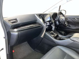 見通しのよいすっきりとした視界で、誰でも運転しやすいです。運転のしやすさは疲れにくさにも繋がりますよ♪