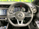 【純正革巻きステアリング】上質な革を使用することで、手にしっかり馴染みとても運転しやすいハンドルです♪