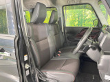 運転席シート廻りは使用感も少なく、良好な状態となっています。前オーナー様が丁寧に使っていたことがよくわかりますね。