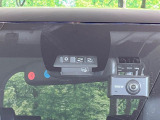 【トヨタセーフティセンス】走行中に前方の車両等を認識し、衝突しそうな時は警報とブレーキで衝突回避と被害軽減をアシスト。より安全にドライブをお楽しみいただけます。