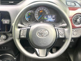 インテリアに合わせたデザインのステアリングは、運転される方のことも考え、運転しやすい形状、大きさです。是非一度、実際に触ってお確かめください。