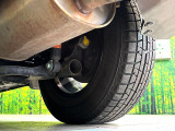 お車を安心してお乗りいただく為には、足回りの定期点検が欠かせません。サービスサポート(有償保証)では無料点検もご提供しており、安心のカーライフをお過ごしいただけるサポート体制が整っています。