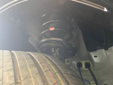 お車を安心してお乗りいただく為には、足回りの定期点検が欠かせません。サービスサポート(有償保証)では無料点検もご提供しており、安心のカーライフをお過ごしいただけるサポート体制が整っています。