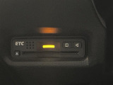 【純正ビルトインETC】有料道路を利用する際に料金所で停止することなく通過できる、ETC車載器が装備されています。セットアップを行うことで利用可能になります。