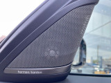 ●harman/kardonサウンドシステム:オーディオ専門メーカーが手掛けるプレミアムスピーカーを装備。多数のスピーカーから、音の粒立ちまで分かる高品質な音楽をお楽しみいただけます。