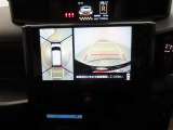 バックモニターを装備しています。車庫入れ時等に車両後方が確認出来るのでとても便利です。