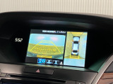 【バックカメラ】リバースにするだけで映ります、後方の安全確認や、狭い駐車場での車庫入れ、雨の日や夜間など視界の悪い時に便利です!安全にバックする為には欠かせない装備です。