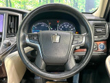 【純正革巻きステアリング】上質な革を使用することで、手にしっかり馴染みとても運転しやすいハンドルです♪