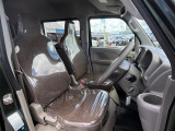 運転席シート廻りは使用感も少なく、良好な状態となっています。丁寧に使われていたことがよくわかりますね。
