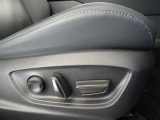 パワーシート搭載。微妙な調整が手軽にでき、ピッタリのポジションで運転することが可能です。