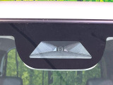 【ホンダセンシング】走行中に前方の車両等を認識し、衝突しそうな時は警報とブレーキで衝突回避と被害軽減をアシスト。より安全にドライブをお楽しみいただけます。
