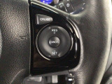 【クルーズコントロール】アクセルペダルを踏まずに一定の車速で走行できますので、高速道路など加減速の少ない道で便利です♪長距離ドライブの疲れを軽減してくれる、嬉しい装備ですよね♪