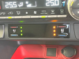 【シートベンチレーション】夏場は涼しい風でお尻や背中の熱やムレを防ぎ、冬はエアコンよりも早く温まってポカポカに!季節を問わず快適に過ごせます。