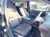 運転席シート廻りは使用感も少なく、良好な状態となっています。前オーナー様が丁寧に使っていたことがよくわかりますね。