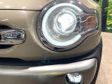 【LEDヘッドライト】悪天候や夜間走行時も良好な視界を確保し安心して運転できる高輝度LEDヘッドライトを装備!点灯速度が早く、消費電力も抑えられています。