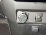 【アクセサリーソケット】車内で様々な電気製品を利用できます。