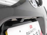後退時に車両の後ろ側をモニター画面に表示します。車庫入れなどでバックする際に後方確認ができて便利です。車庫入れが苦手な人もこれで安心。