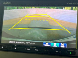 【バックカメラ】駐車時に後方がリアルタイム映像で確認できます。大型商業施設や立体駐車場での駐車時や、夜間のバック時に大活躍!運転スキルに関わらず、今や必須となった装備のひとつです!
