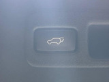 【パワーバックドア】スマートキーや運転席のボタンを押すだけでリアゲートが自動で開閉します!荷物を持っている時や、高い位置にあるバックドアを閉める際に便利な機能です♪