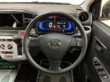 シンプルで扱いやすい運転席周りですよ♪
