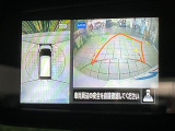 【アラウンドビューモニター】専用のカメラにより、上から見下ろしたような視点で360度クルマの周囲を確認することができます☆死角部分も確認しやすく、狭い場所での切り返しや駐車もスムーズに行えます。