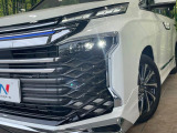 【LEDヘッドライト】悪天候や夜間走行時も良好な視界を確保し安心して運転できる高輝度LEDヘッドライトを装備!点灯速度が早く、消費電力も抑えられています。