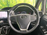 【純正革巻きステアリング】上質な革を使用することで、手にしっかり馴染みとても運転しやすいハンドルです♪