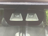 【スマートアシスト】走行中に前方の車両等を認識し、衝突しそうな時は警報とブレーキで衝突回避と被害軽減をアシスト。より安全にドライブをお楽しみいただけます。