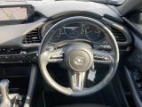 ●仕入れ段階で徹底したチェックを行い、厳しい審査にパスした車だけを展示・販売しています。弊社ではこれをプロチェックと呼び、数十の独自チェック項目に基づき、車の状態を調べ上げています。