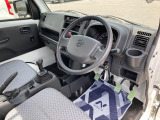 ドライバーによって運転しやすいポジションは異なり、あの車はどうなのか不安なこともありますよね。気になるお車は店頭で乗り込んでご確認いただけます♪