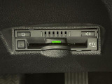 【ETC】有料道路を利用する際に料金所で停止することなく通過できる、ETC車載器(ノンストップ自動料金収受システム機器)が装備されています。セットアップを行うことで利用可能になります。