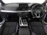 Audiのインテリアはエクステリア同様、優れたデザイン性とクオリティ、そして機能性を兼ね備えております。