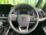 【純正革巻きステアリング】上質な革を使用することで、手にしっかり馴染みとても運転しやすいハンドルです♪