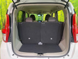 積み下ろしのしやすいデッキにはたっぷりと荷物を積み込んでいただけます。遊びから仕事まで、様々なシーンで頼れます♪
