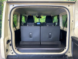 普段のお買い物や通勤、送迎等に十分な荷室スペースを確保しております。セカンドシートを倒すと、大きな荷物の積載も可能です♪