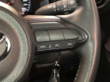 ステアリングスイッチで、安全運転!前方から目線を外さないように!