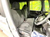 運転席シート廻りは使用感も少なく、良好な状態となっています。丁寧に使われていたことがよくわかりますね。