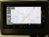 【純正ナビゲーション】使いやすいナビ操作にオーディオ機能も充実!Bluetooth接続で運転中のハンズフリー電話や好みの音楽を車内に流す事が出来ます。ラインナップや車種に応じて豊富な機能が使用可能♪
