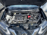 エンジンルームの画像です。店舗にて現車の確認もいただけますので、お電話で在庫のご確認の上是非ご来店くださいませ!!!ワクワクするクルマ選びをご提案します!