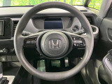 【ステアリングスイッチ】運転中、前方から目線をそらすことなく、オーディオ等の操作が可能な便利機能!安心&快適なドライブを演出してくれます♪