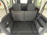 普段のお買い物や通勤、送迎等に十分な荷室スペースを確保しております。セカンドシートを倒すと、大きな荷物の積載も可能です♪