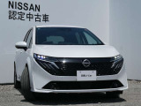 アダプティブLEDヘッドライト。フロントカメラで前方の状況を検知し対向車や先行車に眩しい思いをさせることなく必要なところだけを遠くまで照射します。