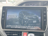【大画面ナビ】人気の大型10インチナビを装備。存在感のある大画面はインパクト大!ナビ利用時のマップ表示は見やすく、テレビやDVDは臨場感がアップ!いつものドライブがグッと楽しくなります♪