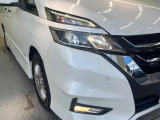 【LEDヘッドライト】悪天候や夜間走行時も良好な視界を確保し安心して運転できる高輝度LEDヘッドライトを装備!点灯速度が早く、消費電力も抑えられています。