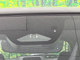 【トヨタセーフティセンス】走行中に前方の車両等を認識し、衝突しそうな時は警報とブレーキで衝突回避と被害軽減をアシスト。より安全にドライブをお楽しみいただけます。