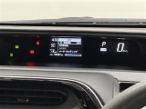 【メーターまわり】ドライバーから見やすい位置にあって安全運転に寄与します。マルチインフォメーションディスプレイでは、クルマに関するたくさんの情報を確認可能。