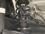 お車を安心してお乗りいただく為には、足回りの定期点検が欠かせません。サービスサポート(有償保証)では無料点検もご提供しており、安心のカーライフをお過ごしいただけるサポート体制が整っています。