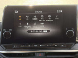 AppleCarPlay/AndroidAuto iPhoneやAndroid搭載のスマートフォンをナビ画面で直接操作。音楽を聴く目的地までのルートを調べる電話をかけるメッセージの送受信を行えます。