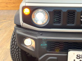【LEDヘッドライト】悪天候や夜間走行時も良好な視界を確保し安心して運転できる高輝度LEDヘッドライトを装備!点灯速度が早く、消費電力も抑えられています。