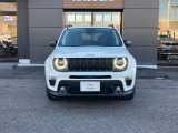 【フロントグリル】7スロットルグリルはJeep伝統の証です。SUVのみにこだわり続けている伝統あるJeep車へお乗り頂いてみてはいかがですか?